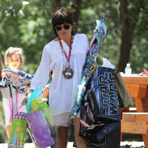 Selma Blair et son ex-mari Jason Bleick organisent une fête d' anniversaire pour les 4 ans de leur fils Arthur à Los Angeles, le samedi 25 juillet 2015.