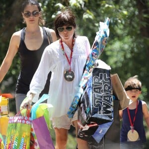 Selma Blair et son ex-mari Jason Bleick organisent une fête d' anniversaire pour les 4 ans de leur fils Arthur à Los Angeles, le samedi 25 juillet 2015.