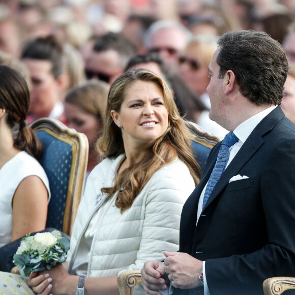 La princesse Madeleine de Suède et son mari Christopher O'Neill participait le 14 juillet 2015 aux festivités du 38e anniversaire de la princesse Victoria à Borgholm, sur l'île d'Öland. Ils ont profité de leur séjour à la Villa Solliden pour faire quelques photos avec leurs enfants la princesse Leonore et le prince Nicolas.