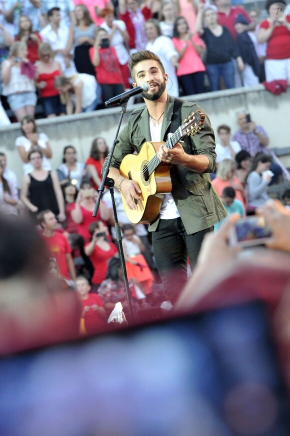 Exclusif - Le chanteur Kendji Girac - Enregistrement de l'émission "La Chanson de l'Année, Fête de la Musique" à Nîmes présentée par Nikos Aliagas pour TF1 le 20 juin 2015.