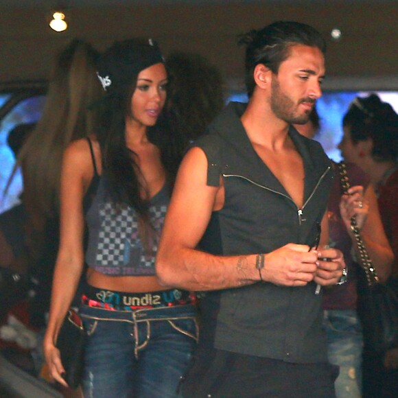 Exclusif - No Web - No Blog - Prix Special - Nabilla Benattia et son petit ami Thomas Vergara a la sortie de leur hotel a Beverly Hills, le 15 aout 2013.  For Germany Call for Price Exclusive NO WEB - NO BLOG Nabilla Benattia and her boyfriend Thomas Vergara leaving their hotel in Beverly Hills, California on August 15, 2013.15/08/2013 - Beverly Hills