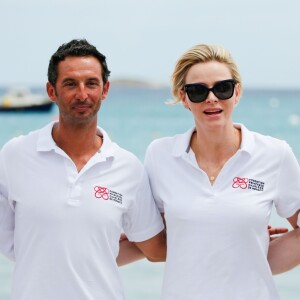 Exclusif - La princesse Charlene de Monaco avec Pierre Frolla et le prince Albert II lors de l'opération Water Safety, pour la prévention de la noyade menée le 23 juin 2015 en Corse par sa fondation, sur la plage de la Palombaggia.