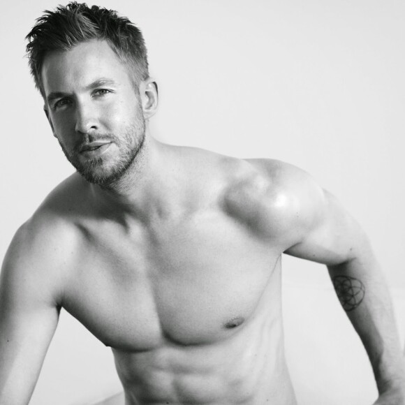 Calvin Harris, le nouveau boyfriend de Taylor Swift pose pour les dessous masculins Emporio Armani.  