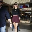  Taylor Swift prend un vol &agrave; l'a&eacute;roport de Los Angeles, le 17 juin 2015.&nbsp;  