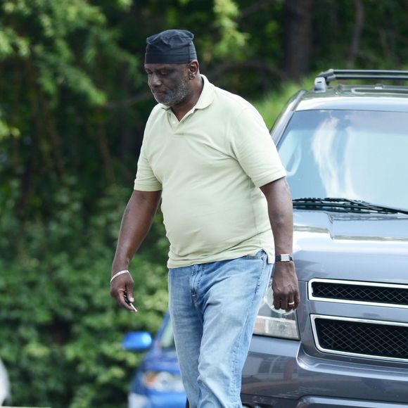 Exclusif - Gary Houston se rend au "Fulton County Medical Examiner's Center", où a été amené le corps de Bobbi Kristina Brown pour une autopsie.