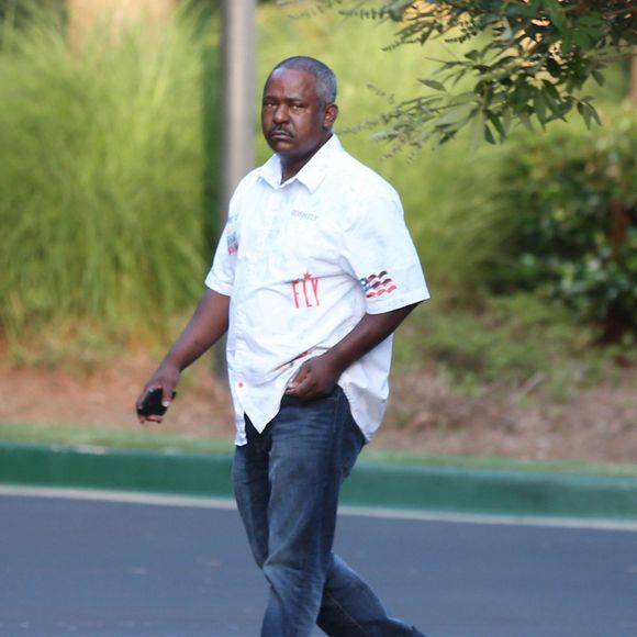 Tommy Brown - Les membres de la famille de Bobbi Kristina Brown arrivent au "Peachtree Christian Hospice" pour lui rendre visite à Duluth en Georgie le 16 juillet 2015. C'est une triste nouvelle et le pire scénario qu'envisageait sa famille, mais Bobbi Kristina pourrait bien décéder dans les heures qui viennent…  