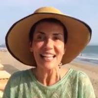 Cristina Cordula : Sans make up à Bali, elle fait oublier ses 50 ans !