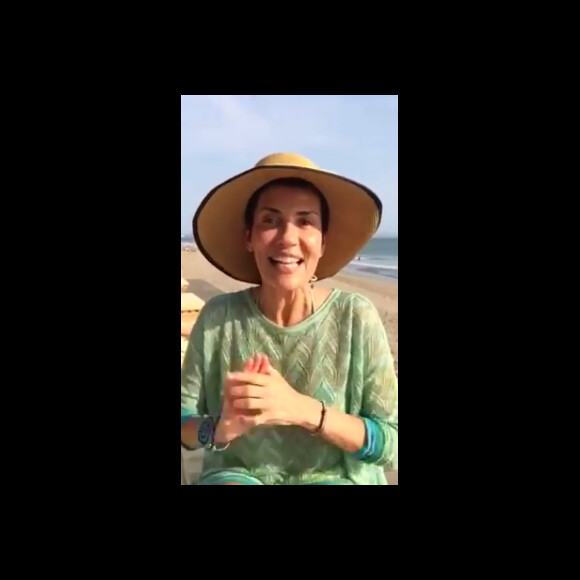 Cristina Cordula sans make-up à Bali, fait une vidéo pour ses followers, sur Facebook, le 7 aout 2015