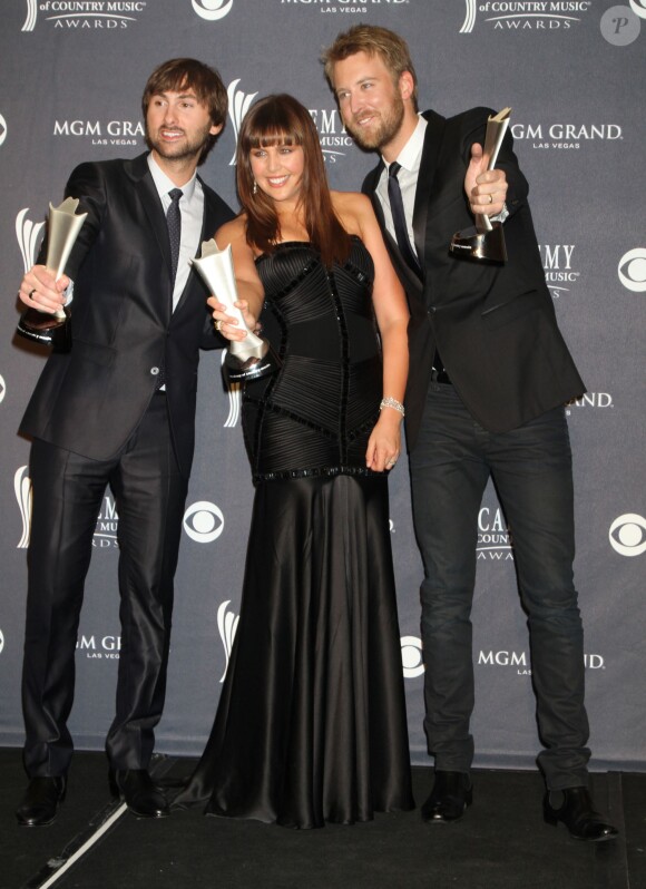 Dave Haywood, Hillary Scott, Charles Kelley - Le groupe Lady Antebellum lors des 46e academy of country music awards à Las Vegas, le 3 avril 2011 