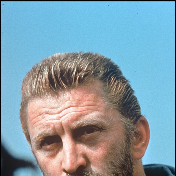 Kirk Douglas sur le tournage de La Vie passionnée de Vincent Van Gogh en 1956. 