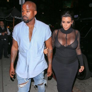 Kanye West et Kim Kardashian arrivent au restaurant The Nice Guy pour le dîner d'anniversaire de Kylie Jenner. Los Angeles, le 9 août 2015.