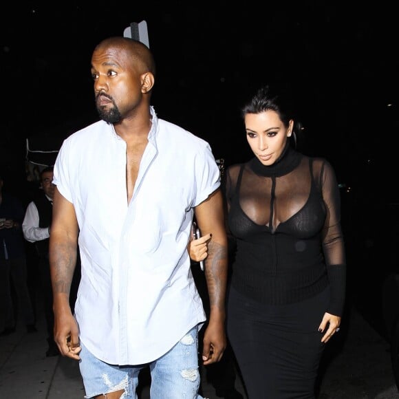 Kanye West et Kim Kardashian arrivent au restaurant The Nice Guy pour le dîner d'anniversaire de Kylie Jenner. Los Angeles, le 9 août 2015.