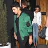 Gigi Hadid et Joe Jonas quittent le restaurant The Nice Guy à l'issue de la soirée d'anniversaire de Kylie Jenner. Los Angeles, le 9 août 2015.