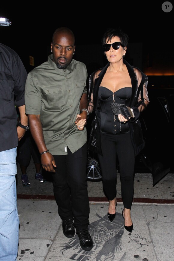 Kris Jenner et Corey Gamble arrivent au restaurant The Nice Guy pour le dîner d'anniversaire de Kylie Jenner. Los Angeles, le 9 août 2015.