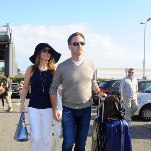 Les jeunes mariés Geri Halliwell et Christian Horner arrivent à l'aéroport de Nice, le 16 mai 2015 pour passer leur lune de miel à Cannes pendant le 68 ème Festival International du Film de Cannes.  