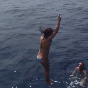 Geri Halliwell sur un bateau à Saint Tropez avec sa fille et son mari  / photo postée sur le compte Instagram de la chanteuse au mois d'août 2015