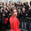 Tali Lennox arrive pour le défilé Dior à Paris le 2 mars 2012 