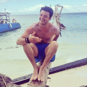 Kev Adams en vacances en famille, en août 2015.