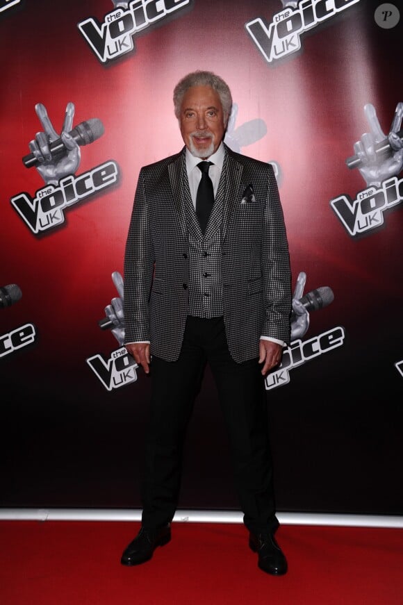 Tom Jones en promo pour The Voice UK en mars 2013
