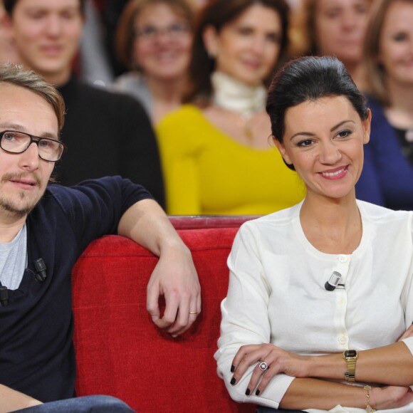 Lorant Deutsch et sa femme Marie-Julie Baup à Paris le 30 janvier 2013.