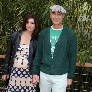 Jean-Marc Barr et sa compagne Stella - People au village des Internationaux de France de tennis de Roland Garros à Paris, le 1er juin 2014. 