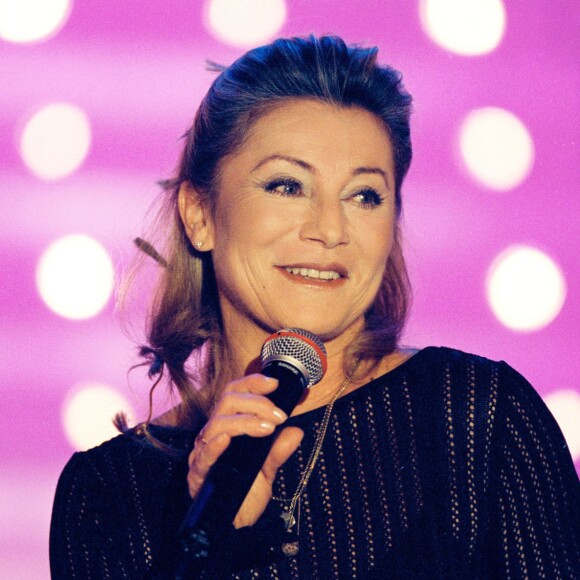 Sheila sur le plateau de Vivement Dimanche, le 17 décembre 1999