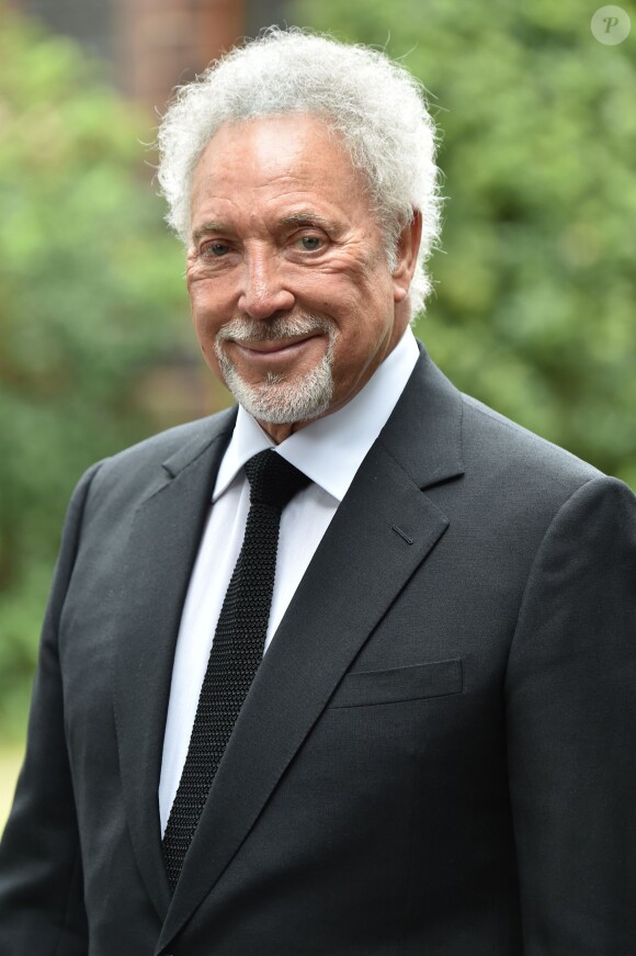 Tom Jones - Obsèques de Cilla Blacks en l'église de St. Mary à Liverpool, le 20 août 2015.