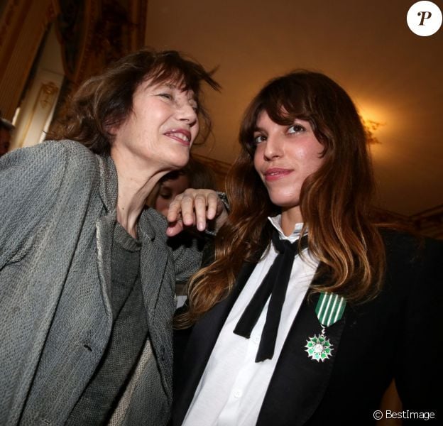Jane Birkin (invit&eacute;e) et sa fille Lou Doillon Paris le 10 avril 2013