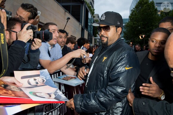Ice Cube (O'Shea Jackson) arrive à l'avant-première parisienne du film "N.W.A. - Straight Outta Compton" à l'UGC Ciné Cité Bercy. Paris, le 24 août 2015.