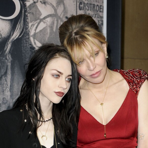 Courtney Love et sa fille Frances Bean Cobain - Première du film "Kurt Cobain: Montage of Heck" à Hollywood. Le 21 avril 2015.