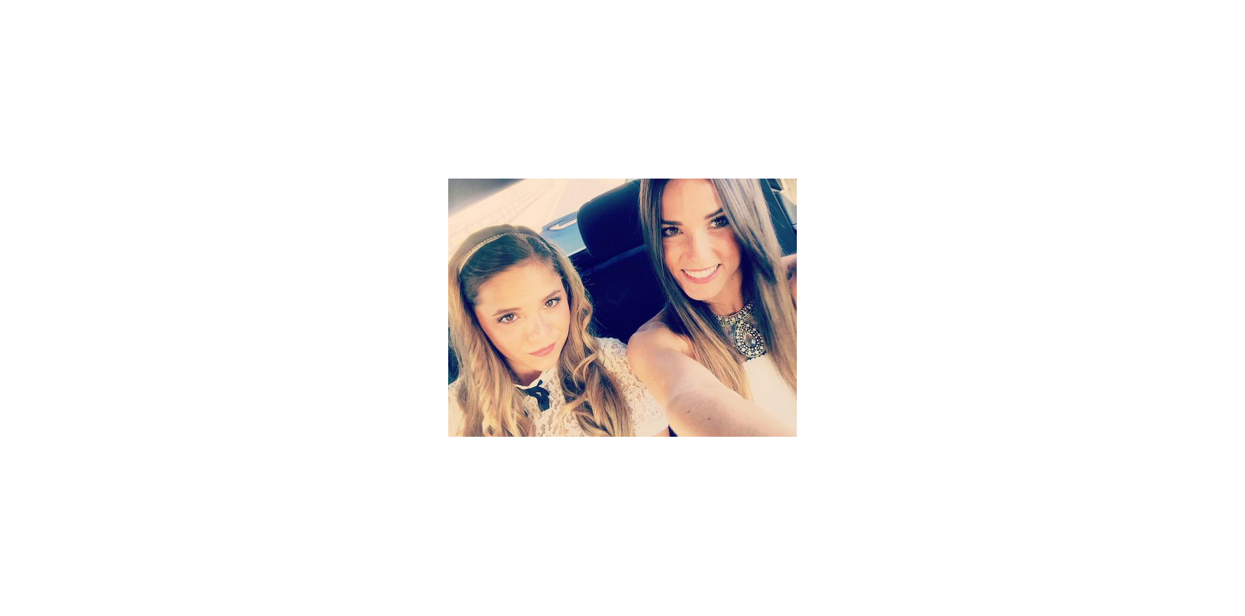 Capucine Anav Et Ses Soeurs Capucine Anav : Selfie craquant avec sa petite soeur Lou, à Tel Aviv ! -  Purepeople