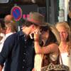 Exclusif - Louis Sarkozy et Capucine Anav s'embrassent lors d'une après-midi shopping puis vont dîner dans un restaurant à Saint-Tropez le 23 juillet 2015