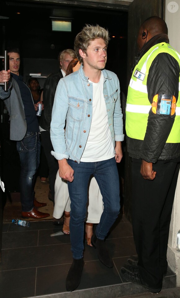 Niall Horan (One Direction) - People à la sortie du club "Libertine" à Londres. Le 31 mai 2015  
