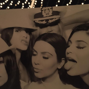 Les soeurs Kardashian et Jenner à l'anniversaire de James Harden sur le Fantasea, à Marina del Rey. Le 25 août 2015.