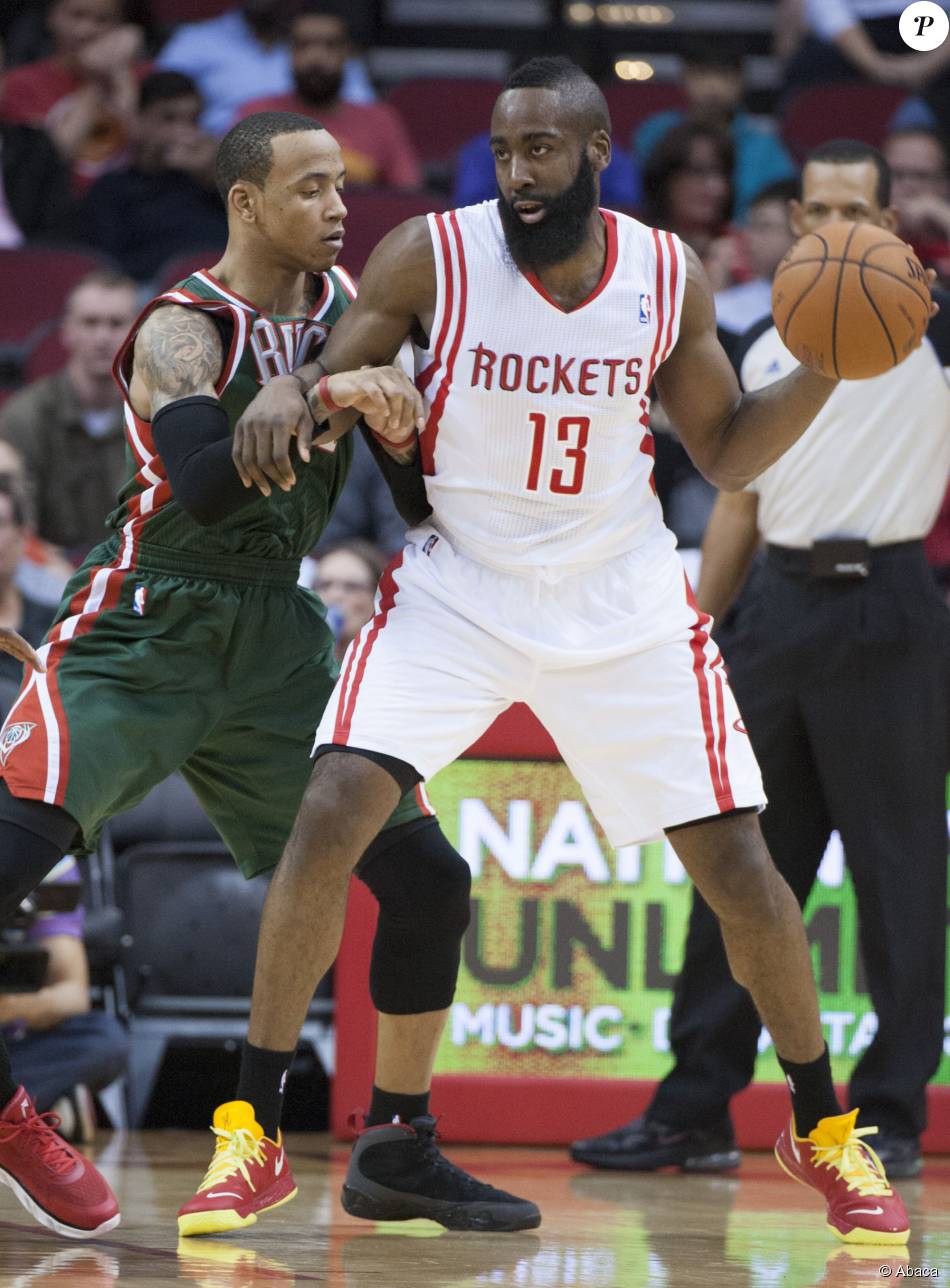 James Harden lors du match Houston Rockets Milwaukee Bucks. Houston