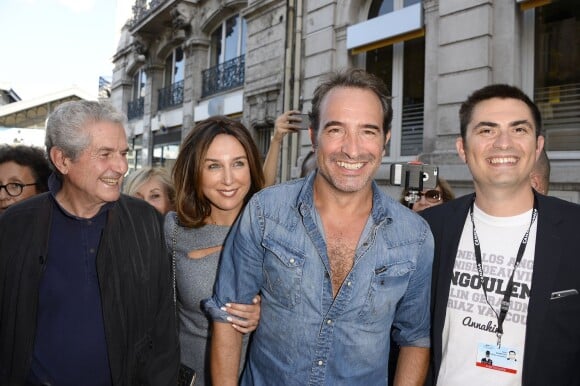 Claude Lelouch, Elsa Zylberstein, Jean Dujardin et Xavier Bonnefont lors du 8e Festival du Film Francophone d'Angoulême, le 28 août 2015.