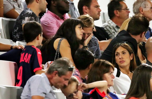 Exclusif - La danseuse Candice Pascal et son compagnon, le footballeur Clément Chantôme, assistent en tribune au match de ligue Europa des Girondins de Bordeaux contre Kairat Almaty, le 20 août 2015 à Bordeaux.