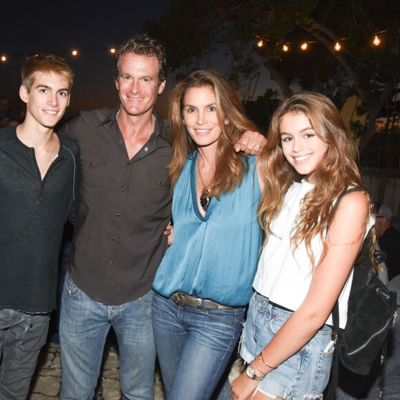 Presley Gerber, Rande Gerber, Cindy Crawford, Kaia Gerber - Kelly Slater, John Moore et leurs amis fêtent le lancement de Outerknown à la Gesner Beach House de Malibu, Los Angeles, le 29 août 2015