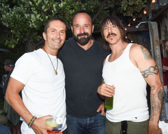 Michael Muller, Anthony Kiedis - Kelly Slater, John Moore et leurs amis fêtent le lancement de Outerknown à la Gesner Beach House de Malibu, Los Angeles, le 29 août 2015