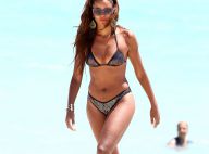 Claudia Jordan : Torride en bikini, la quadra se dore la pilule en vacances