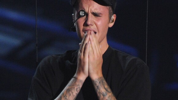 Sur le plateau de Jimmy Fallon, Justin Bieber explique pourquoi il a pleuré lors des derniers MTV Video Music Awards.
