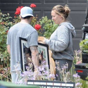 Exclusif - Haylie Duff et son fiancé Matt Rosenberg emménagent dans leur nouvelle maison à Los Angeles , le 18 juillet 2015