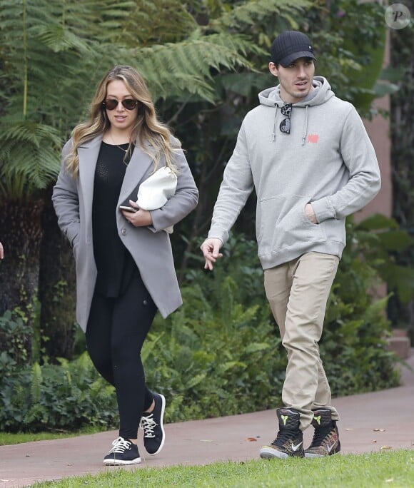 Exclusif - Hilary Duff, son père Robert, sa soeur Haylie Duff enceinte d'une petite fille et son fiancé Matt Rosenberg ont pris le petit-déjeuner au Beverly Hills Hotel à Beverly Hills, le 21 décembre 2014.