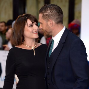 Tom Hardy et son épouse, Charlotte Riley, enceinte, à l'avant-première du film "Legend" à Londres, le 3 septembre 2015.
