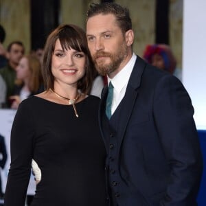Tom Hardy et son épouse, Charlotte Riley, enceinte, à l'avant-première du film "Legend" à Londres, le 3 septembre 2015.