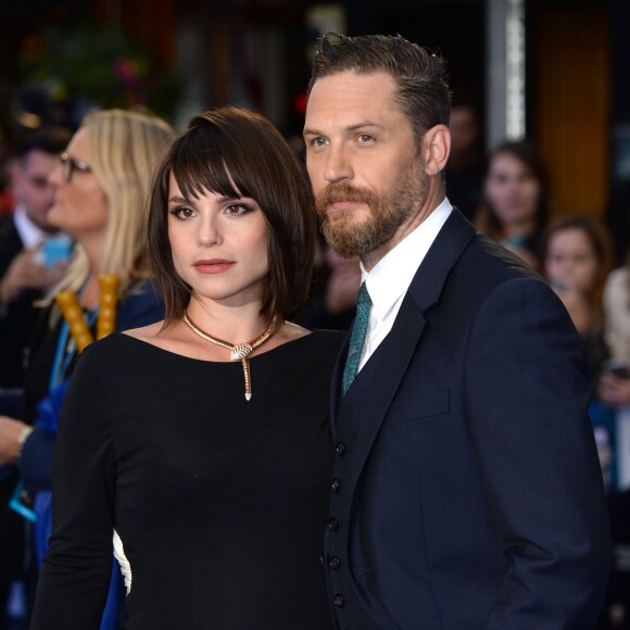 Tom Hardy et son épouse, Charlotte Riley, enceinte, à l'avant-première du film "Legend" à Londres, le 3 septembre 2015.