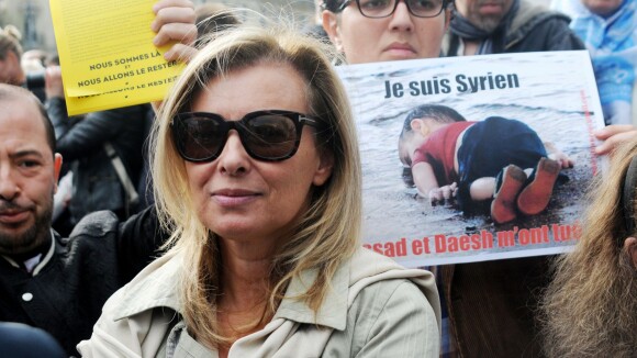 Valérie Trierweiler et son fils Léonard manifestent en faveur des réfugiés