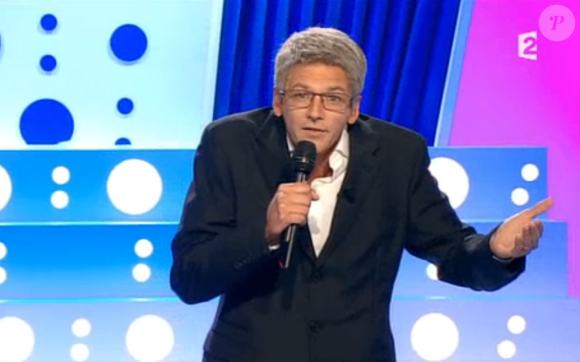 Marc-Antoine Le Bret imite Laurent Ruquier dans On n'est pas couché sur France 2, le samedi 29 août 2015.