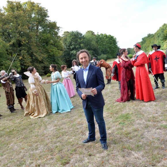 Exclusif - Stéphane Bern (conseiller artistique et historique) et les comédiens - Répétitions du spectacle "Le dernier bal de la reine de France" au Château de Denonville, le 28 août 2015.