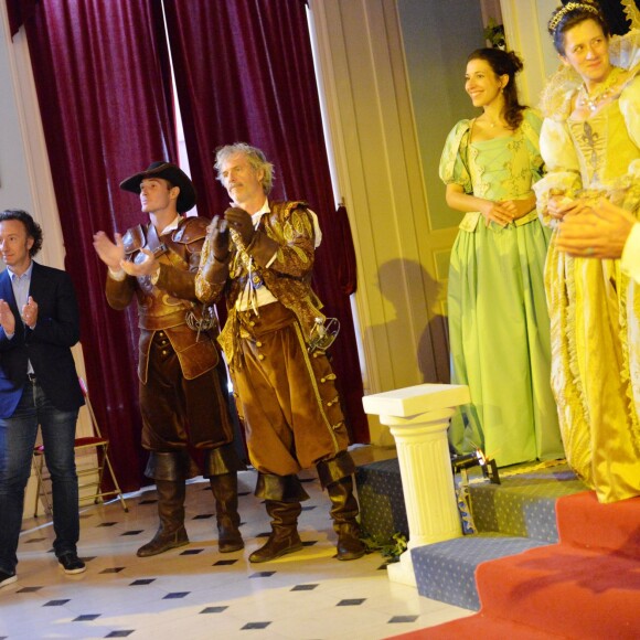 Exclusif - Stéphane Bern (conseiller artistique et historique) et les comédiens - Répétitions du spectacle "Le dernier bal de la reine de France" au Château de Denonville, le 28 août 2015.